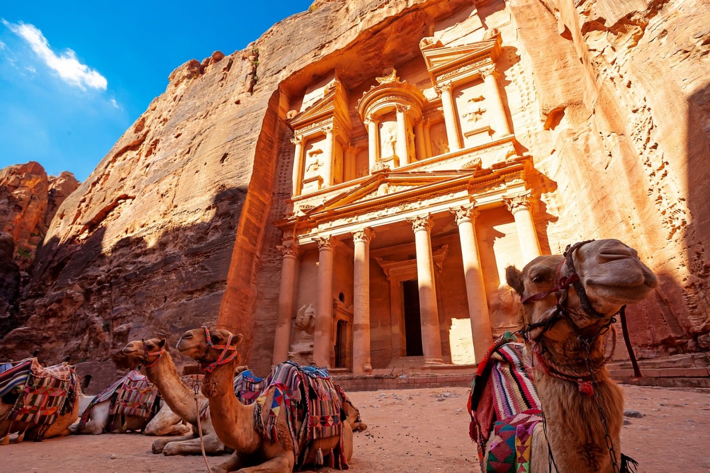 JORDANIE : "Terre d'histoire" (p.298 & 299)